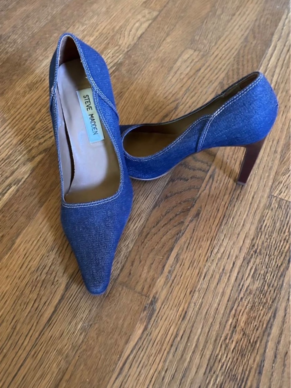 Women’s shoes - Picture 3 of 3